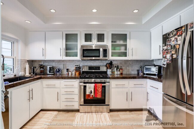 Foto del edificio - Gorgeous Remodeled Condo in Newport Beach!