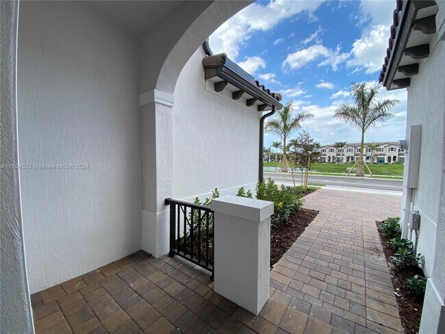 Foto del edificio - 2731 NW 55th Way
