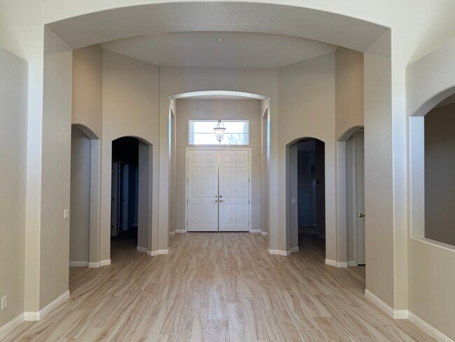 Foto del edificio - 712 Pinnacle Heights Ln