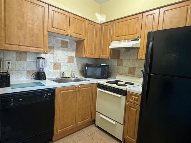 Photo - 2607 NE 8th Ave Apartment