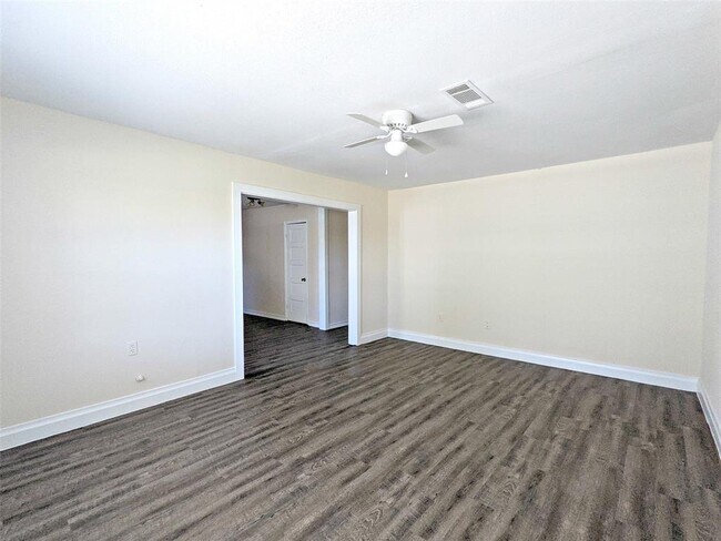 Foto del edificio - 7200 Leonard St