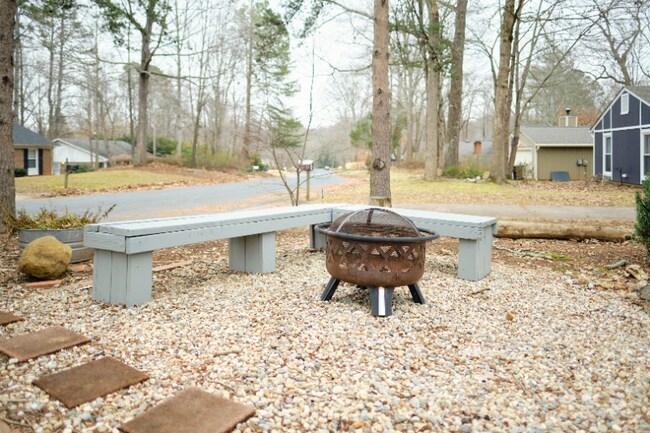 Foto del edificio - 2101 Tarrywood Dr