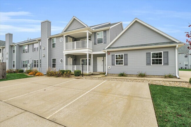 Building Photo - NEW LISTING!! 2 bedroom, 2 bathroom Condom...