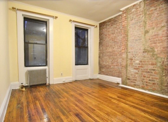 bedroom - 407 W 49th St