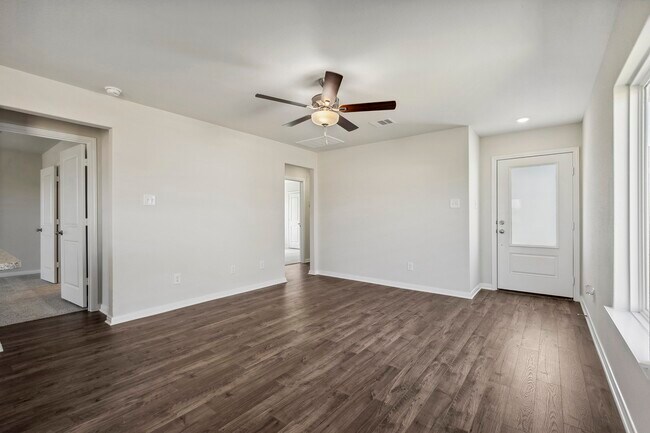 Building Photo - 15866 Berry Hl Dr