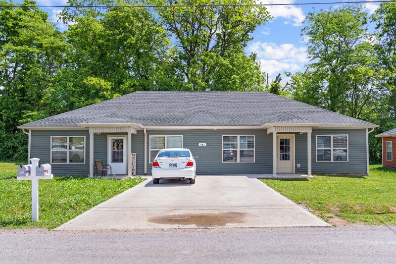 602 Colonelette Dr Unit B, Hopkinsville, KY 42240 Room for Rent in