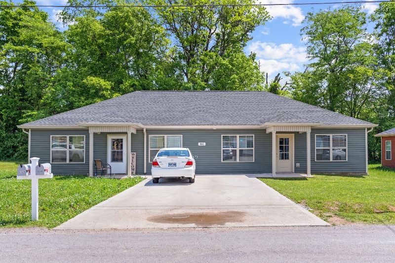 602 Colonelette Dr Unit B, Hopkinsville, KY 42240 Room for Rent in