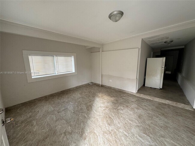 Foto del edificio - 2075 NE 135th Terrace