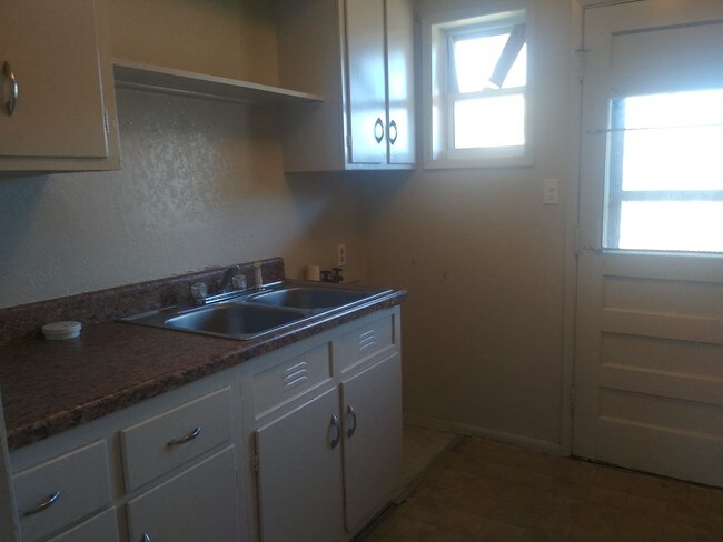 Building Photo - 2807 Duncan Dr