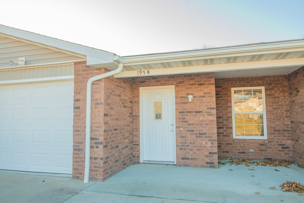Primary Photo - 195 Rylee Cir