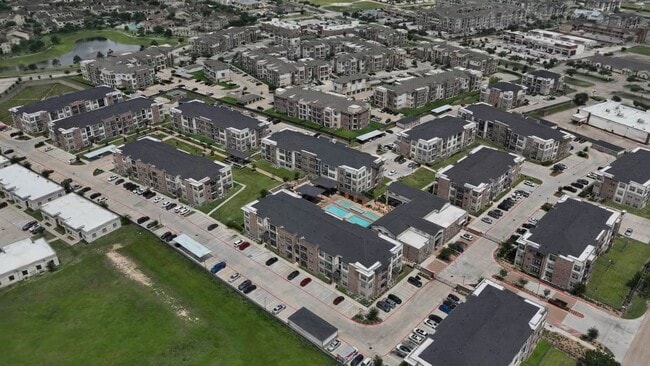  - Lenox Grand West