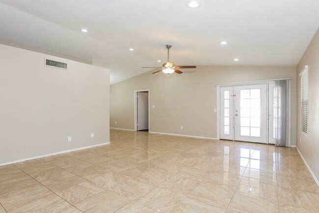 Foto del edificio - 4758 W Escuda Dr