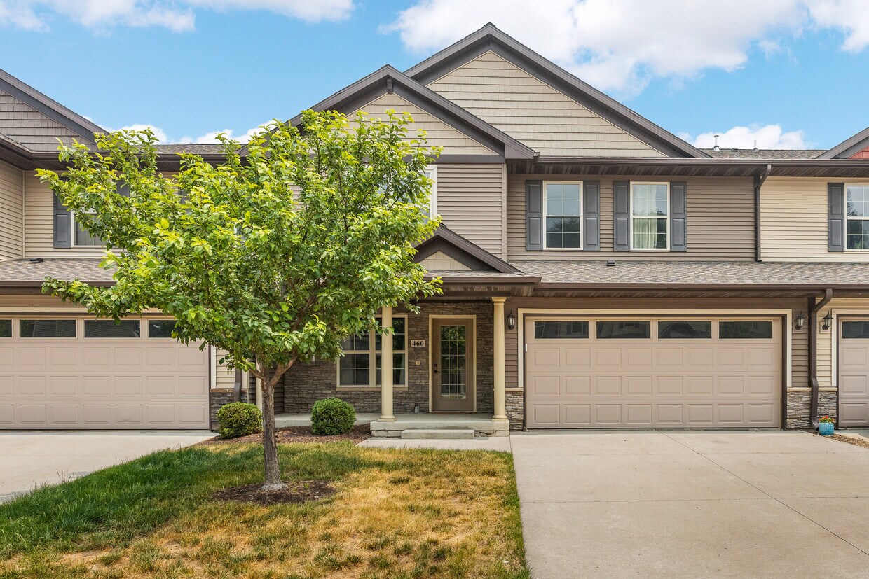 Primary Photo - 402 Churchill Dr