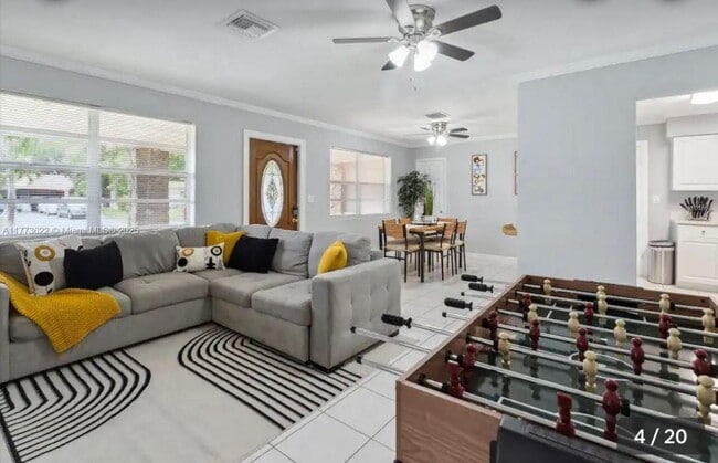 Foto del edificio - 3201 Jackson Blvd