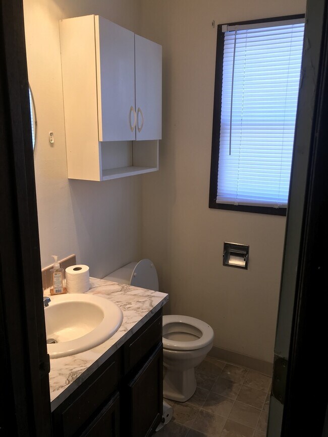Foto del edificio - 3 Bedroom 2 Bathroom Duplex
