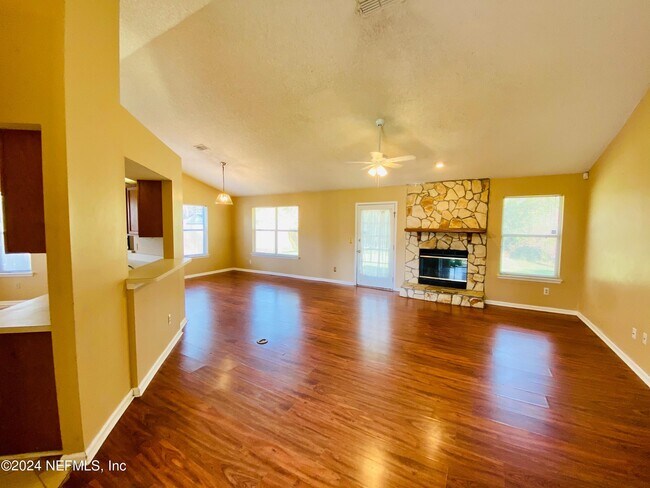 Foto del edificio - 3409 Deerfield Pointe Dr