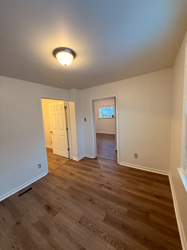 Foto del edificio - 8468 Timken Ave