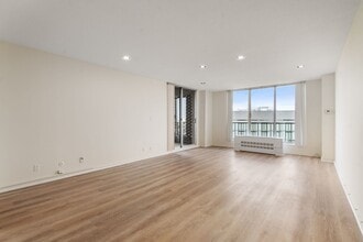 Building Photo - 33 Pond St