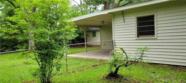 Building Photo - 1205 Saber Ct