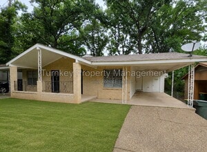 Building Photo - 9012 Tanya Dr