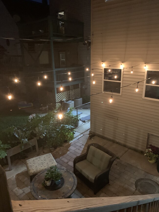 patio trasero compartido - 2019 N Sawyer Ave