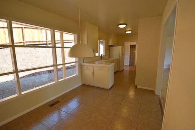 Building Photo - NEW LISTING! PRIV. SERENE SETTING, 3BR +PO...