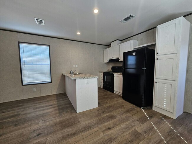 Building Photo - 1022 Myakka Dr