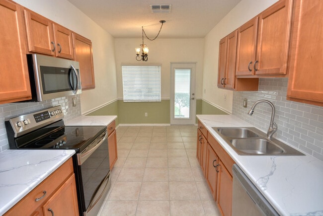 Building Photo - 2116 SE Eatonville Dr