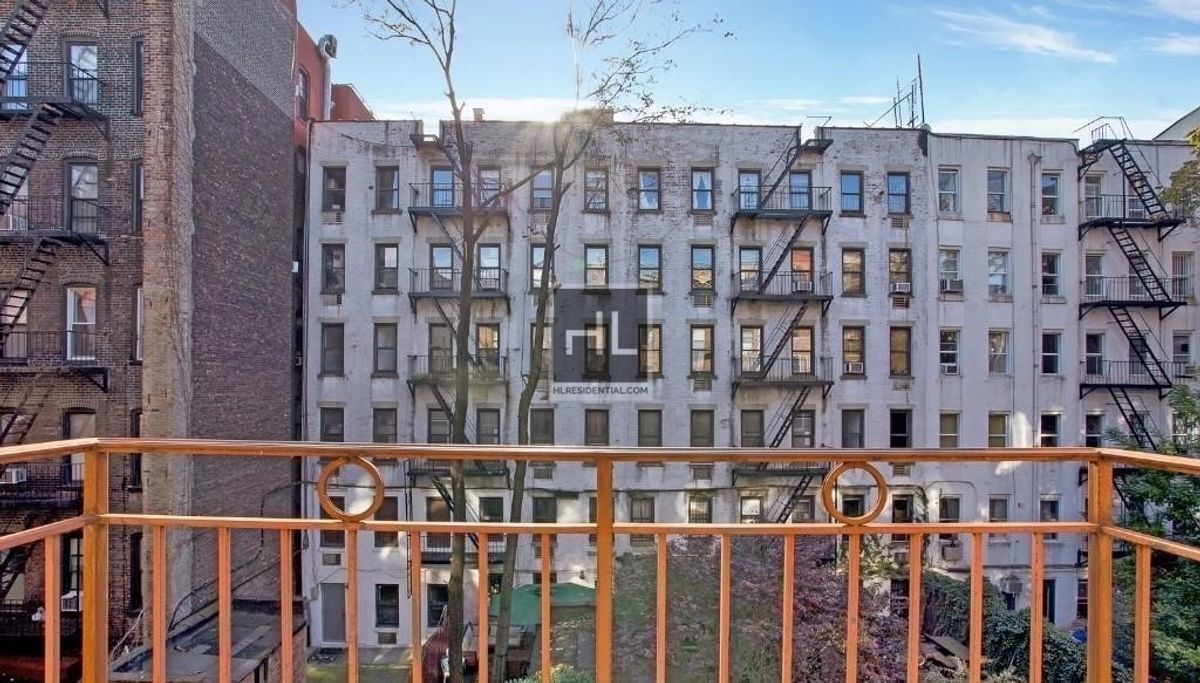 Foto del edificio - E 9TH ST.