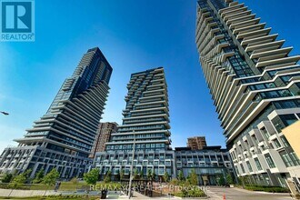 Building Photo - 20 Inn On The Pk Dr