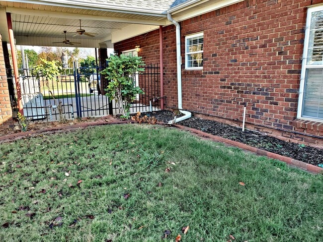 Building Photo - HOUSE FOR RENT - DECATUR