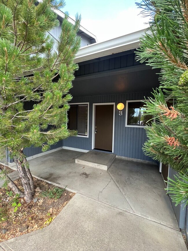 Building Photo - 82 NW Riverside Blvd