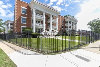 Building Photo - 406 E 43rd St