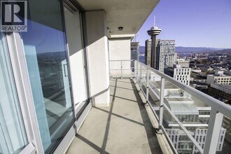 Building Photo - 610 Granville St