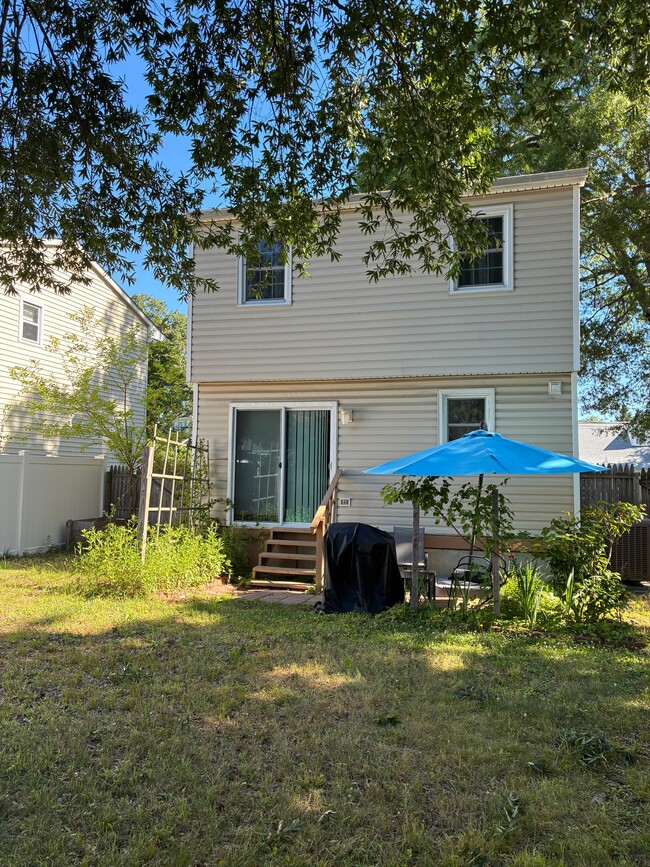 Building Photo - 307 Bayview Dr