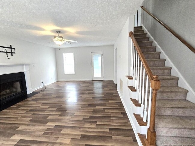 Foto del edificio - 5527 Rising Ridge Dr