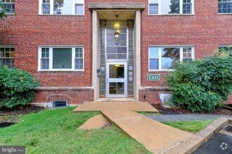 Building Photo - 1301 N Ode St