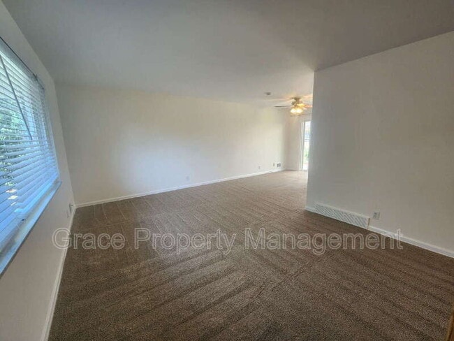 Building Photo - 10946 Melody Dr