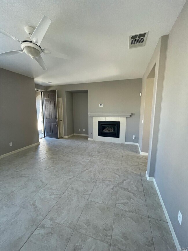 Building Photo - 265 Bouquet Cir