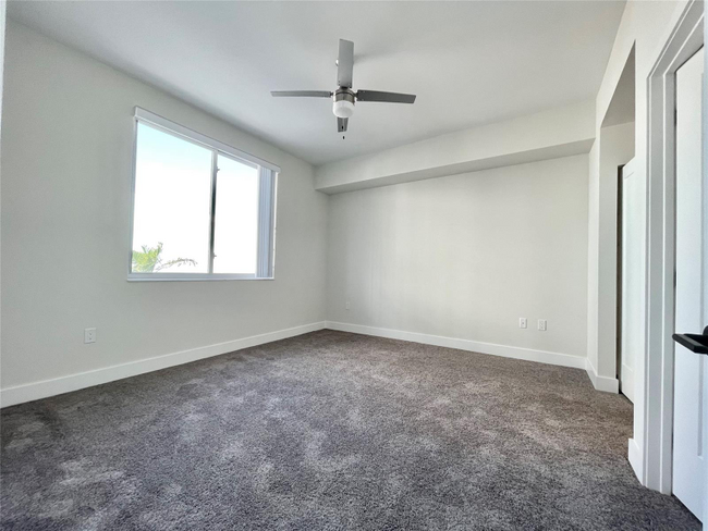 Foto del edificio - 120 N Compass Way