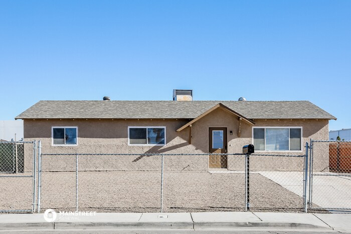 Primary Photo - 3630 Basin St