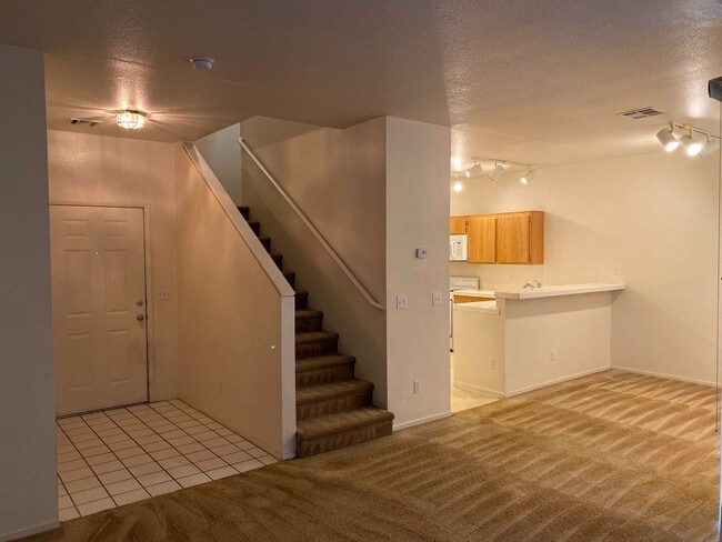Building Photo - 251 S Green Valley Pkwy
