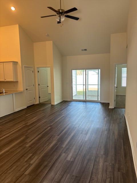 Building Photo - 335 Acorn St