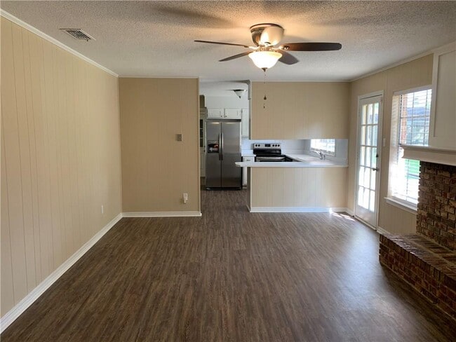Building Photo - 2329 Genoa Dr