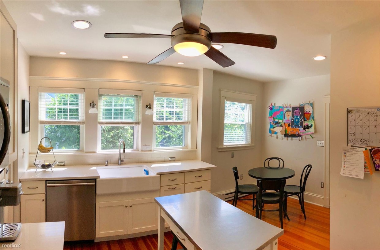 3 br, 2 bath - 372 Charles River Rd - 3 br, 2 bath  - 372 Charles River Rd