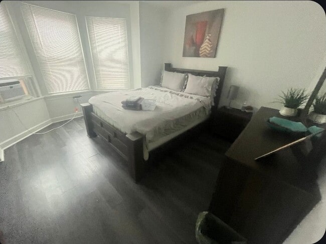 Building Photo - 821 S Vogdes St