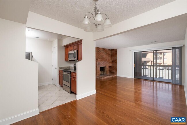 Foto del edificio - 141 Turtle Creek Rd