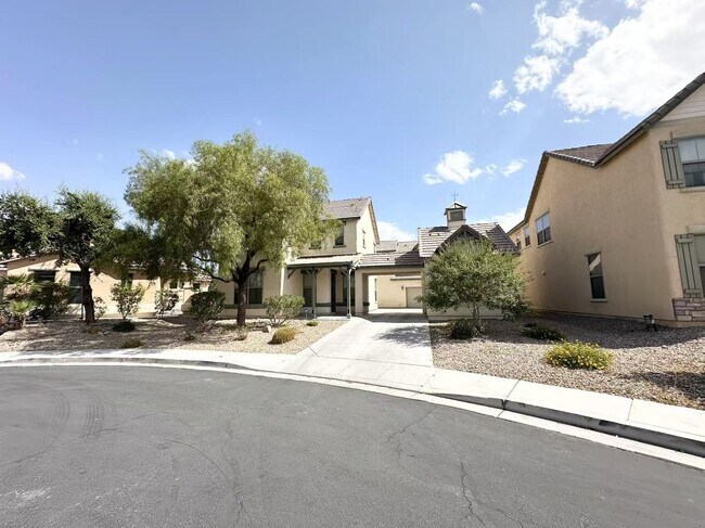 Building Photo - Nice 2 story single family