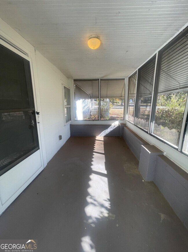 Foto del edificio - 2294 Bouldercrest Rd