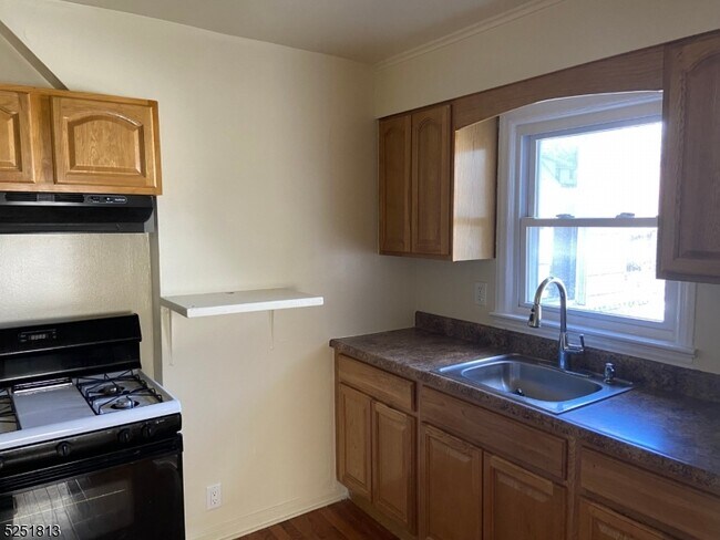 Building Photo - 335 Winans Ave